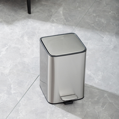 kaufen Nachhaltige Silber-Edelstahl-Rechteck-Defender-Serie Müllcontainer Müllcontainer mit weichem Schließbad Pedal Müllcontainer Online-Herstellung