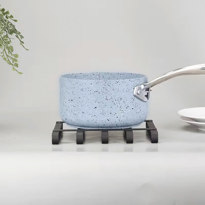 kaufen Schwarzpulver beschichtet Quadratform Top Fancy Metall Trivet Heimdekorativ Eisendraht Trivet Online-Herstellung