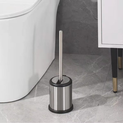 Kostenlose Reinigung mit einer ökonomischen Toilettenbürste aus Edelstahl und einem automatischen offenen Halter